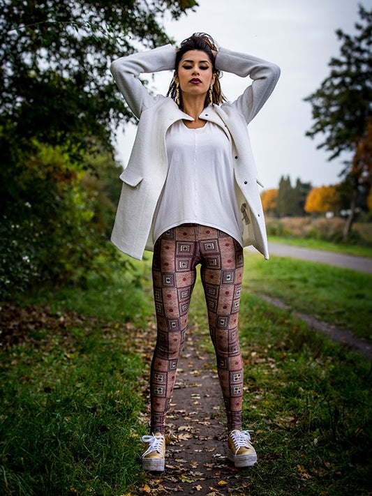 TILTED FRIDAY Oriental Leggings