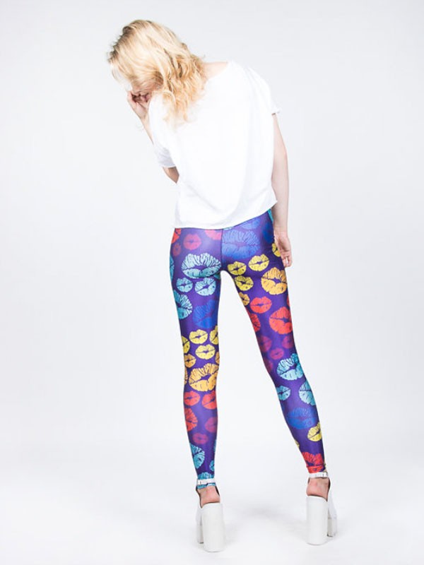 TILTED FRIDAY Sweet Kisses Leggings