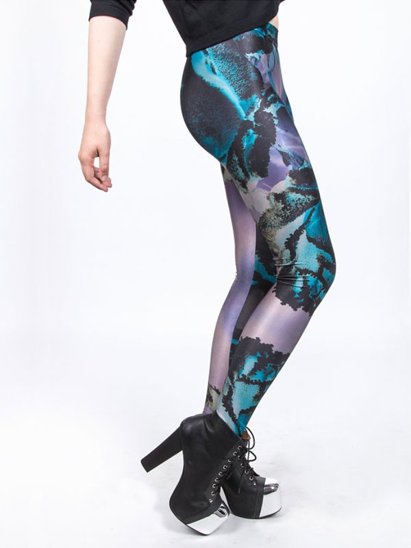 TILTED FRIDAY Black Roses Leggings